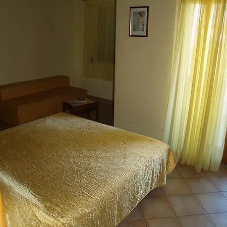 Apartament Ela *